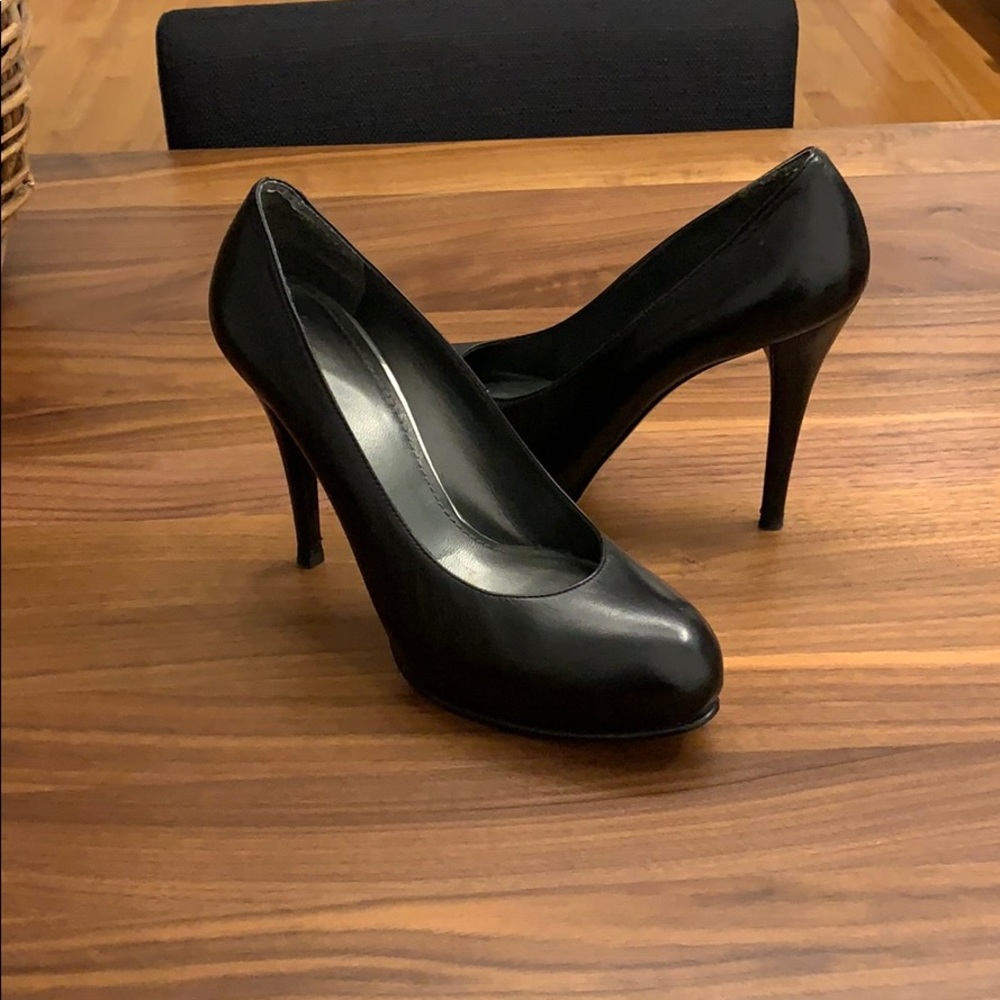 Stuart Weitzman Platform Pumps Almond Toe Retro